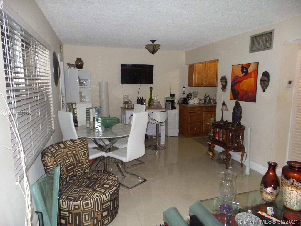 2145 Pierce St #424, Hollywood, FL 33020