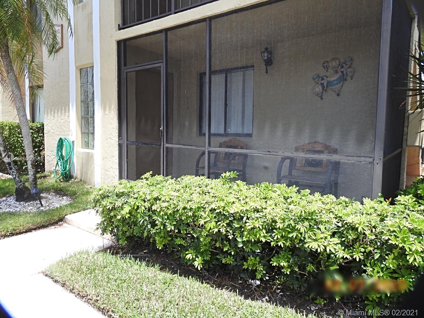 323 Lakeview Dr #102, Weston, FL 33326