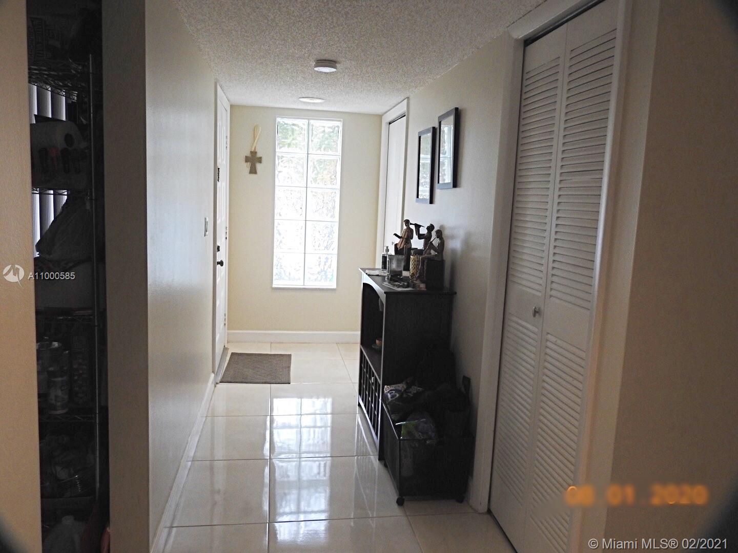 Weston, FL 33326,323 Lakeview Dr #102