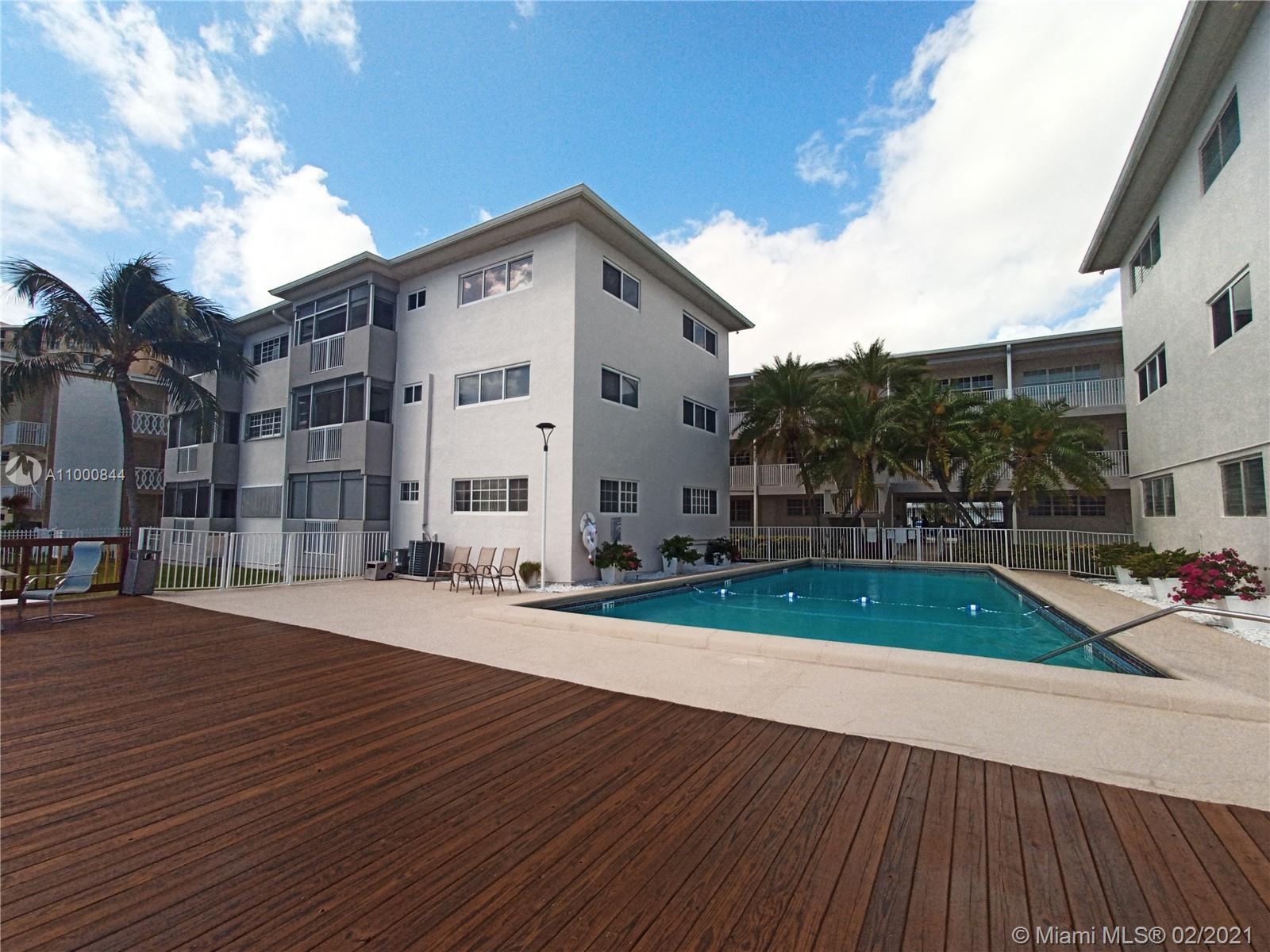 Hallandale Beach, FL 33009,462 Golden Isles Dr #311