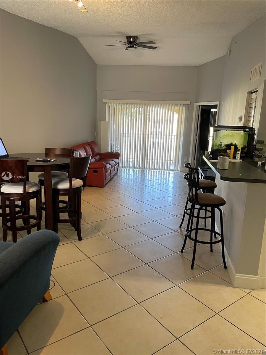 Pembroke Pines, FL 33024,9625 NW 1st CT #11-304