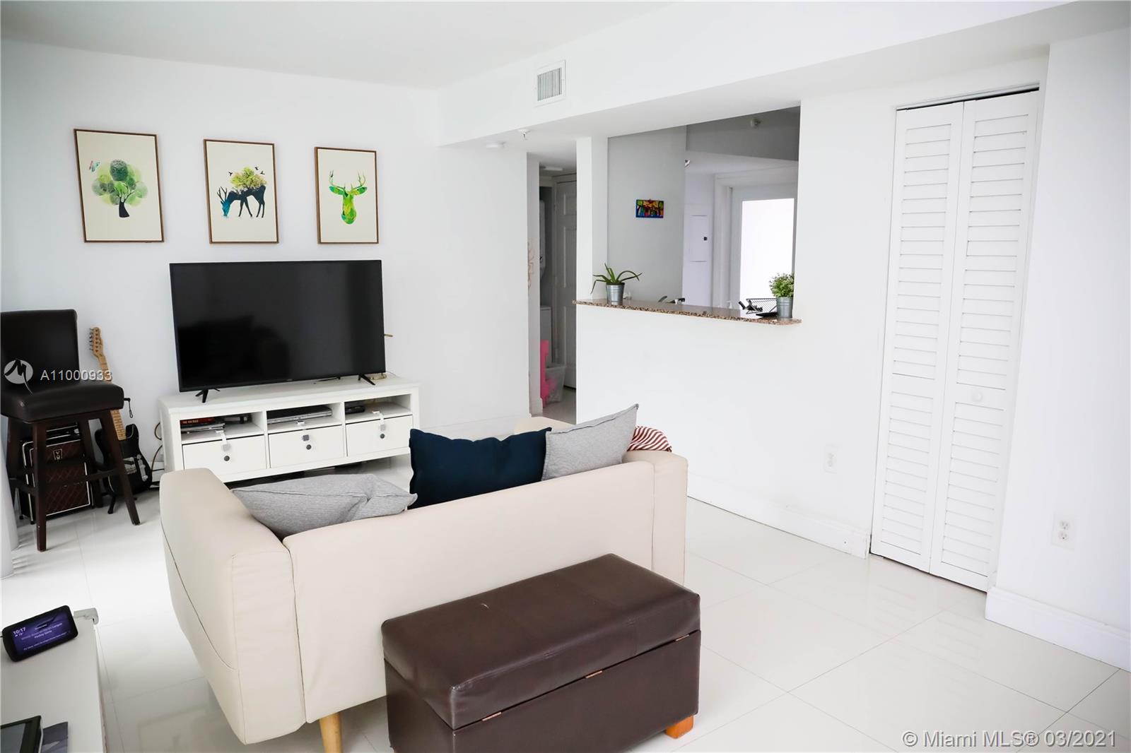 Miami Beach, FL 33141,7800 Collins Ave #305