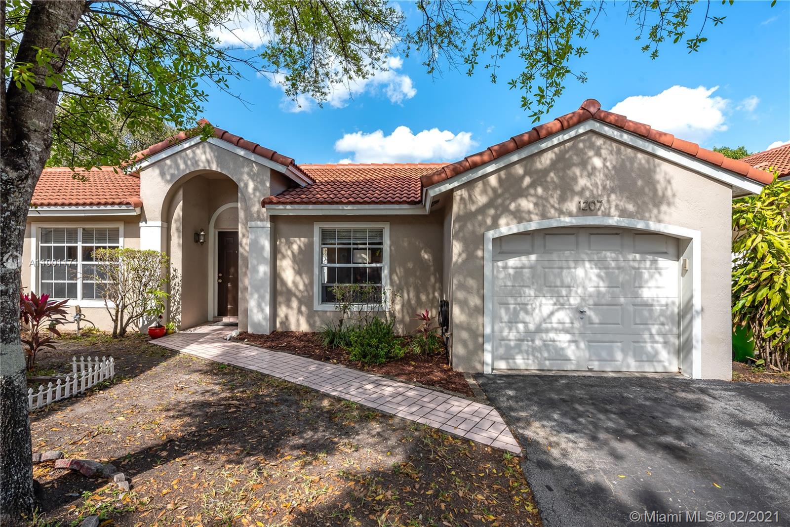 1207 NW 125th Ter, Sunrise, FL 33323