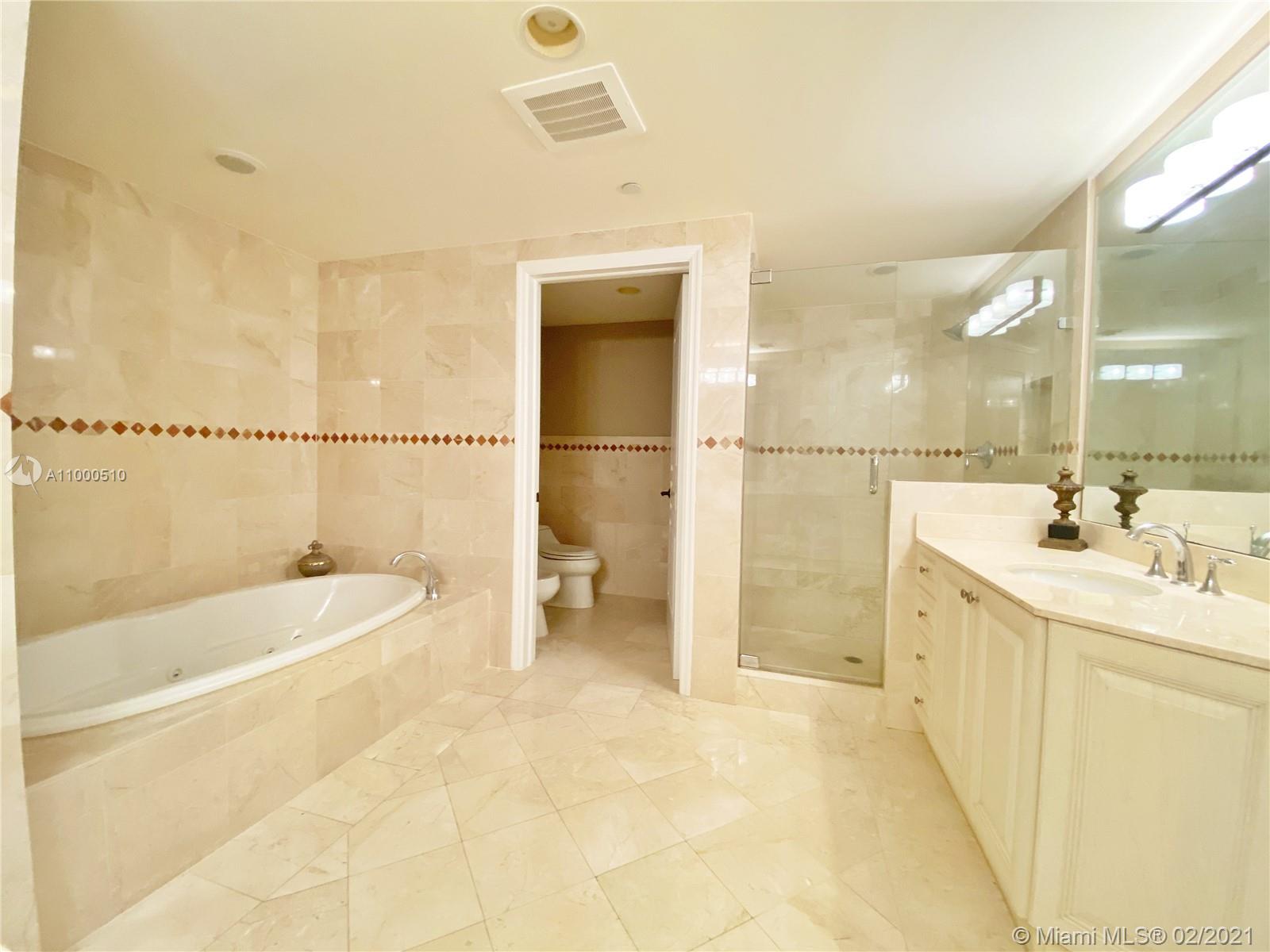 Lauderdale By The Sea, FL 33062,1460 S Ocean Blvd #1403