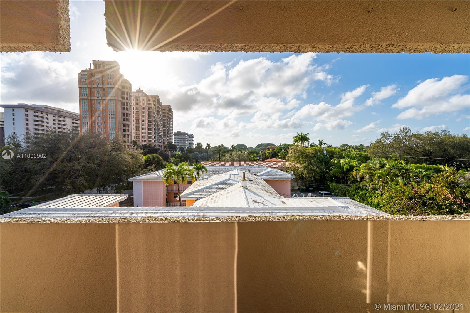 Coral Gables, FL 33134,525 Coral Way #403