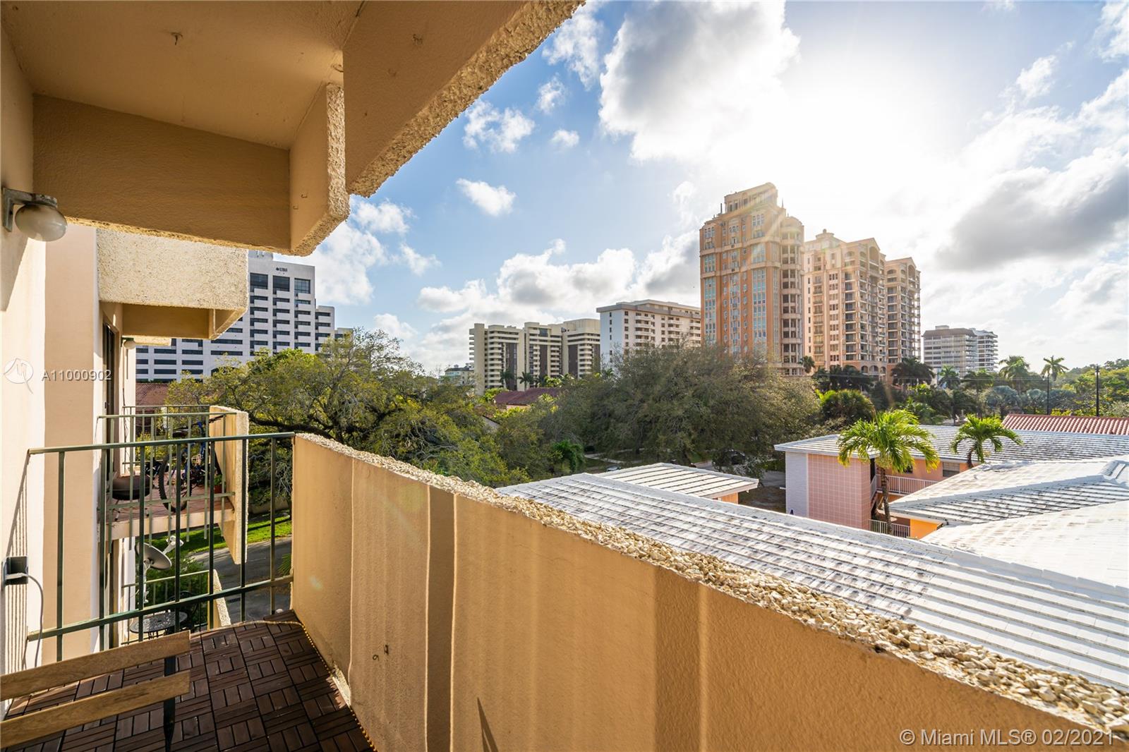 Coral Gables, FL 33134,525 Coral Way #403