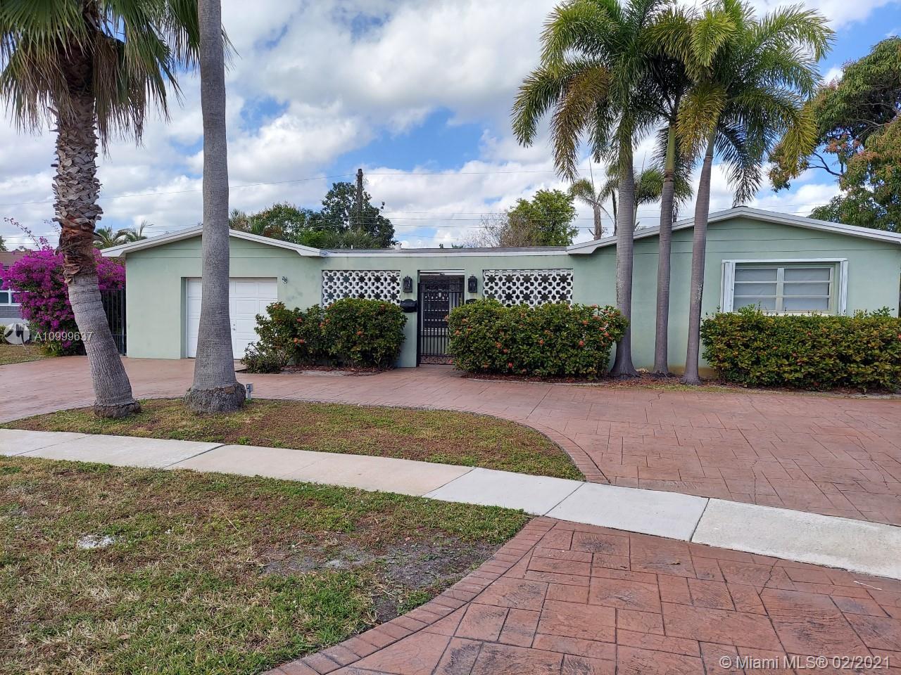 7031 SW 5th Ct, Pembroke Pines, FL 33023