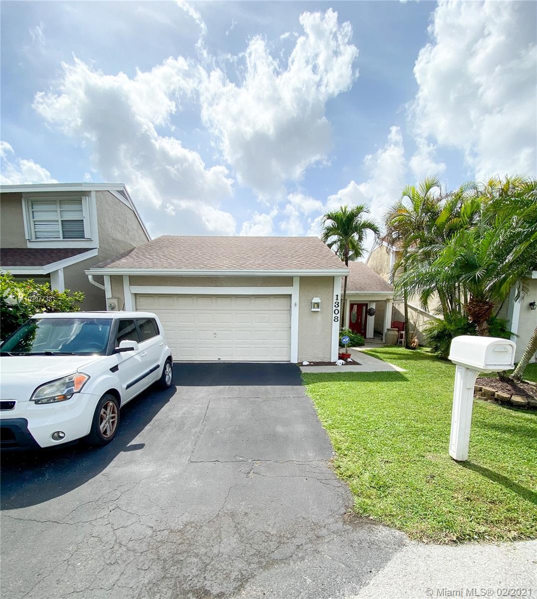 Homestead, FL 33035,1308 Redstart Ct