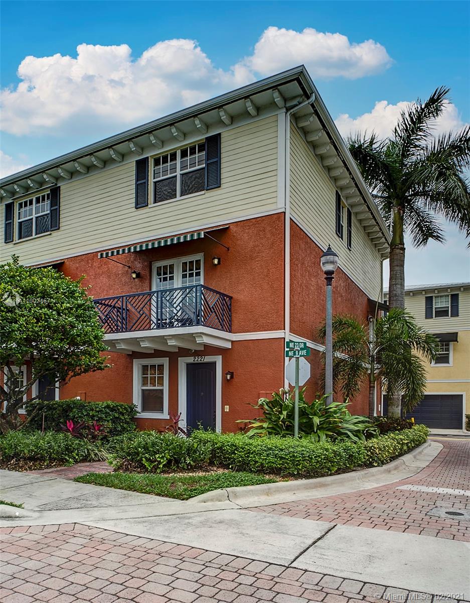 Wilton Manors, FL 33305,2221 NE 9th Ave #2221