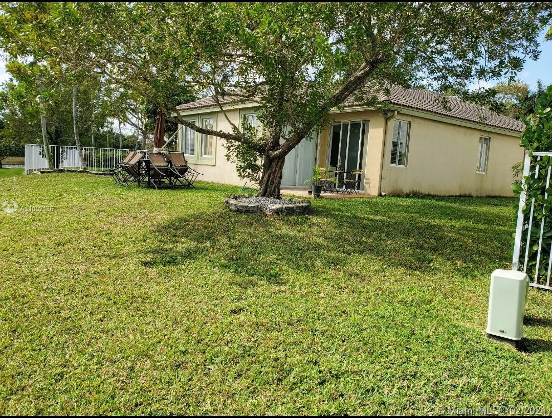 Weston, FL 33327,518 Conservation Dr