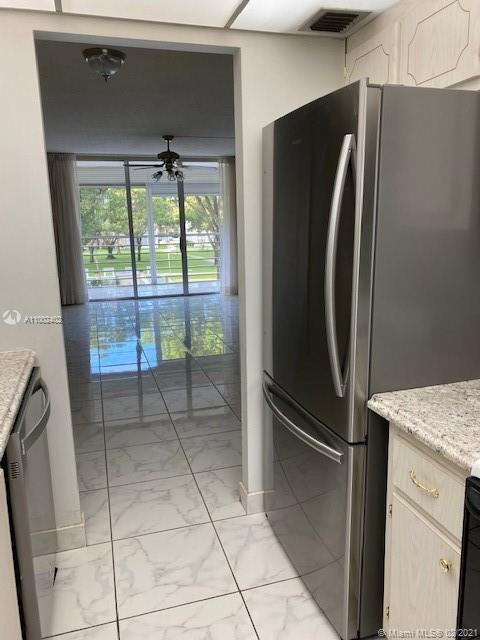 Lauderdale Lakes, FL 33313,2900 NW 48th Terrace #302