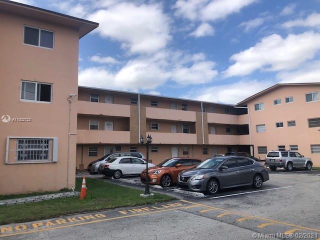 120 Royal Palm Rd #106, Hialeah Gardens, FL 33016