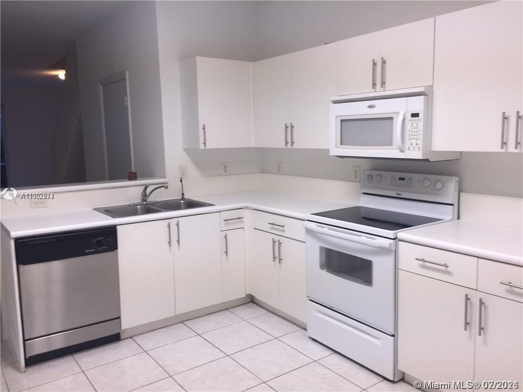 Weston, FL 33327,2155 Hacienda Ter #2155