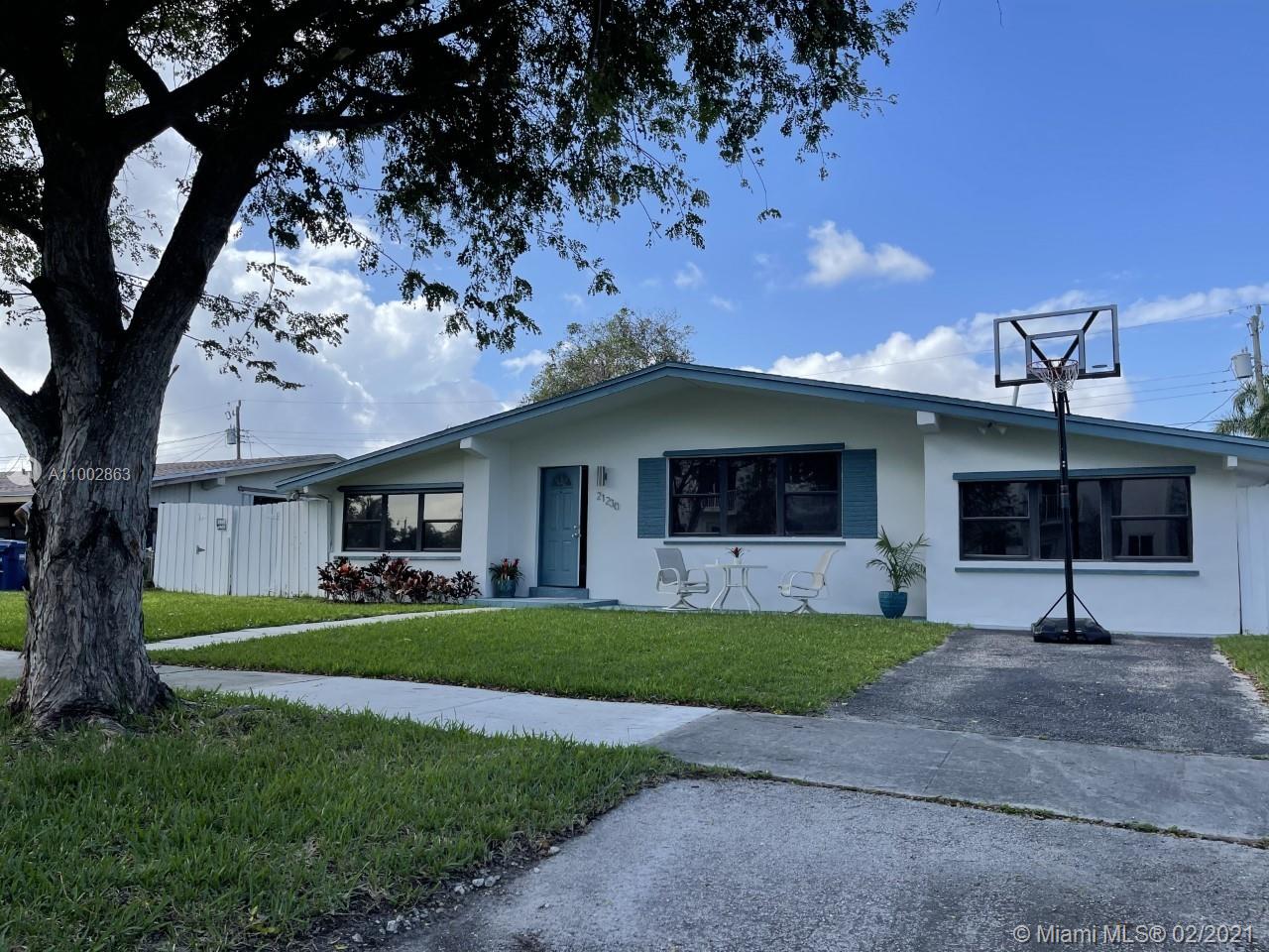 21230 NE 26th Ave, Miami, FL 33180