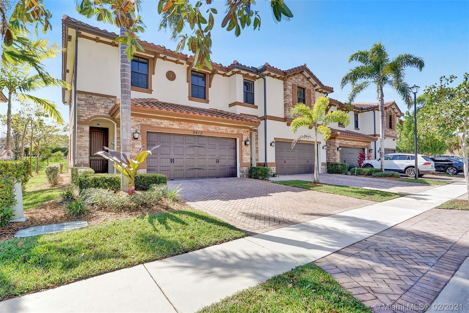 9610 S Town Parc Cir S, Parkland, FL 33076