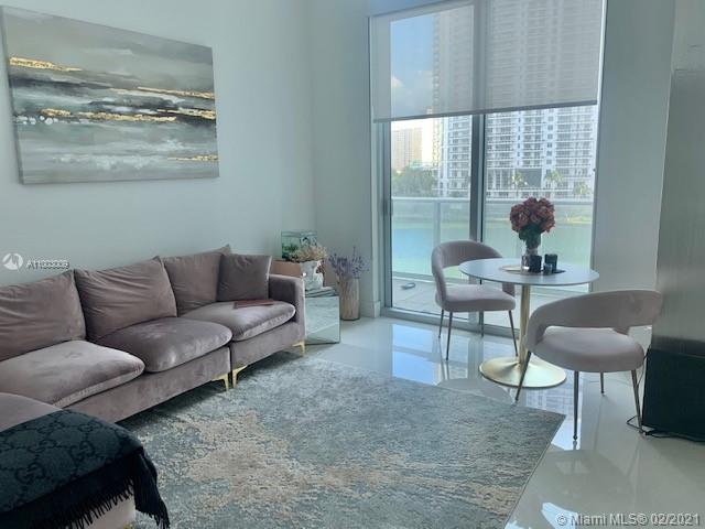 300 S Biscayne Blvd #612, Miami, FL 33131