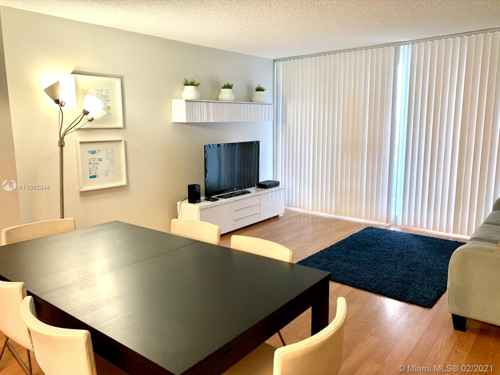 Sunny Isles Beach, FL 33160,100 Bayview Dr #302