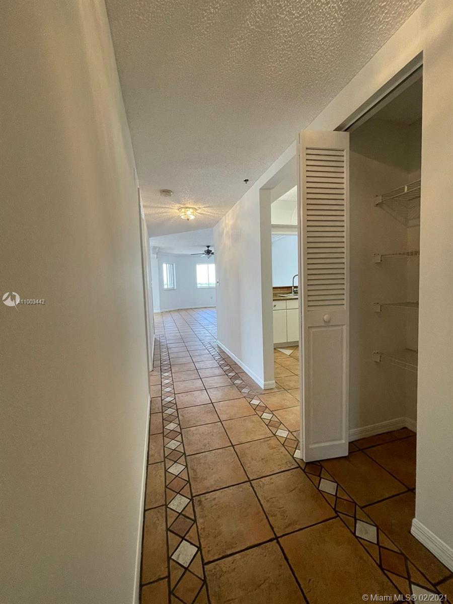 Sunny Isles Beach, FL 33160,18260 N Bay Rd #302