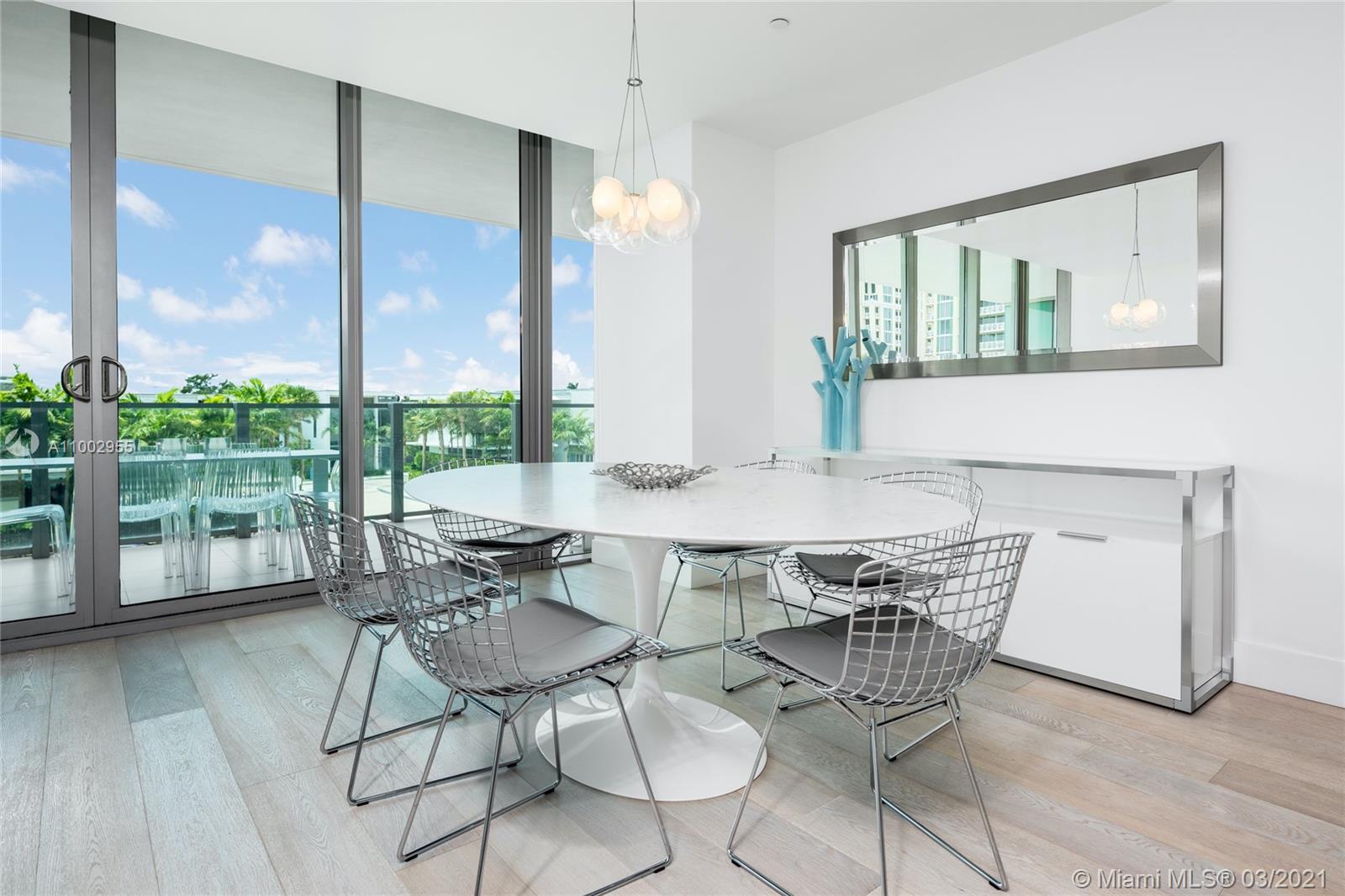 Key Biscayne, FL 33149,360 Ocean Dr #305S