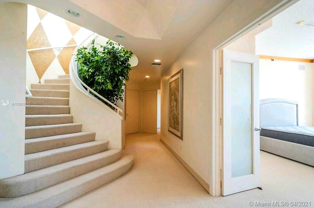 Aventura, FL 33160,2000 Island Blvd #PH-3