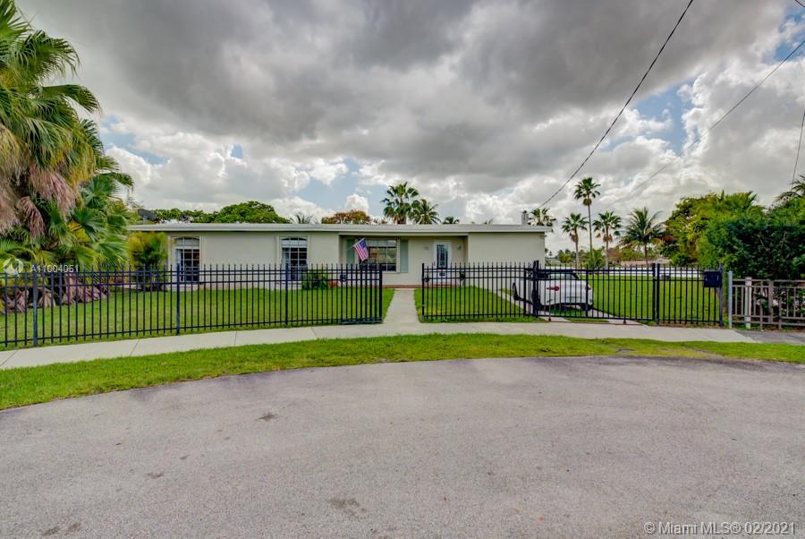 10798 SW 44th St, Miami, FL 33165