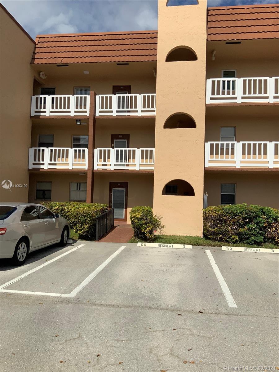 Sunrise, FL 33322,9041 Sunrise Lakes Blvd #202