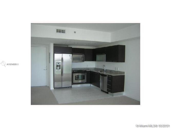 Miami, FL 33131,950 Brickell Bay Dr #1709