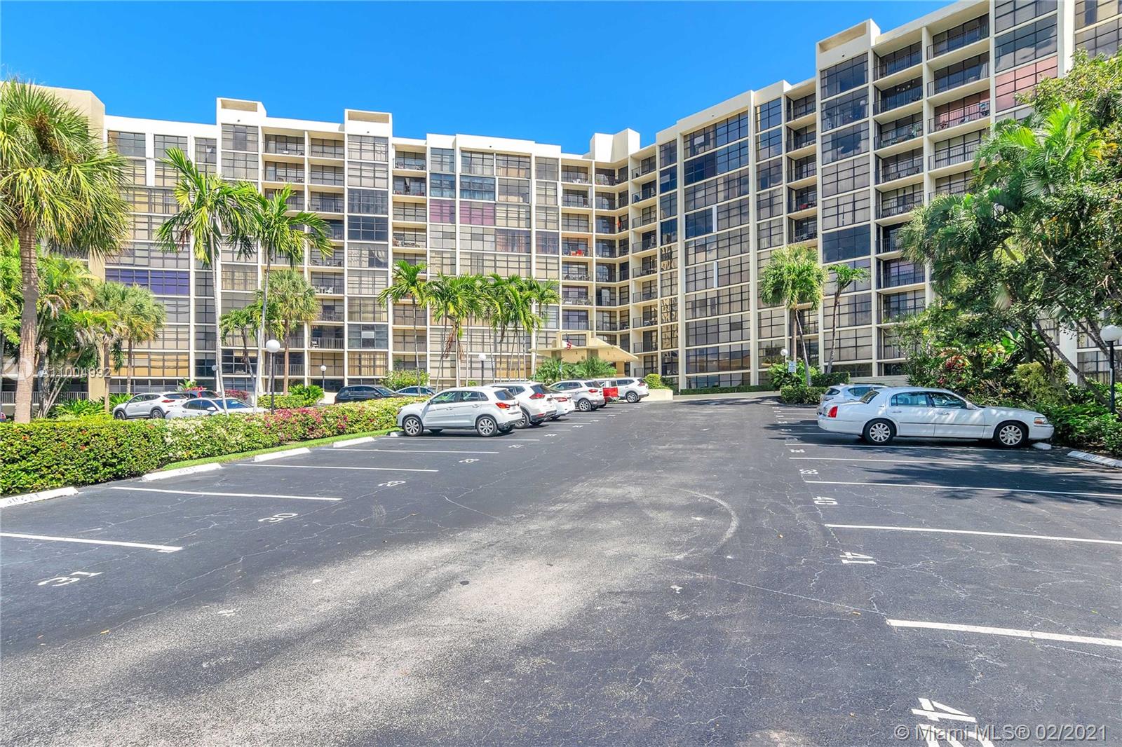 Hallandale Beach, FL 33009,600 Parkview Dr #603