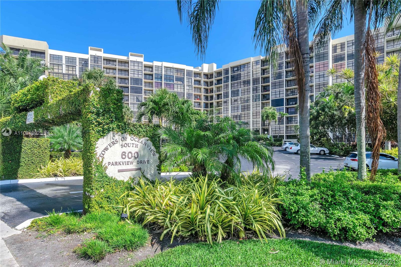 Hallandale Beach, FL 33009,600 Parkview Dr #603