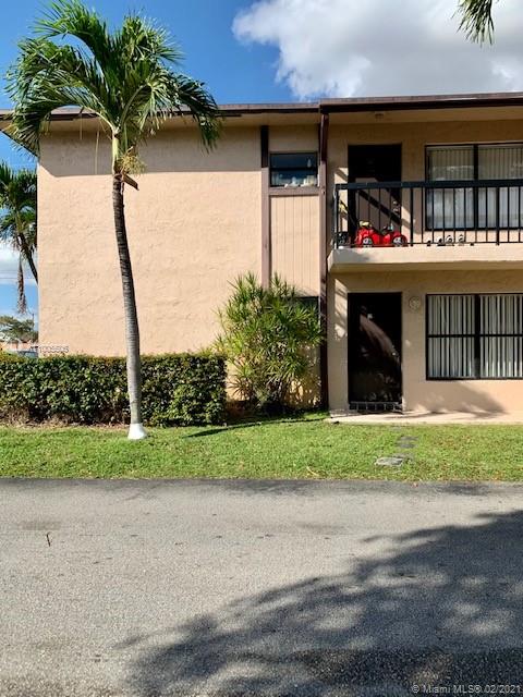 Hialeah, FL 33016,2555 W 67th Pl #12-33