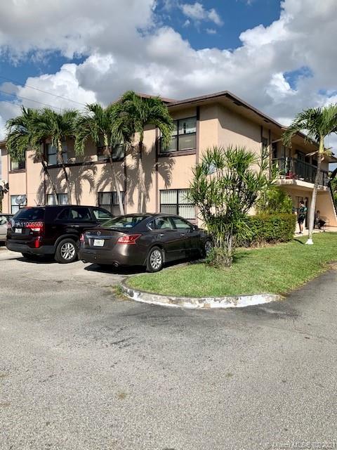 Hialeah, FL 33016,2555 W 67th Pl #12-33