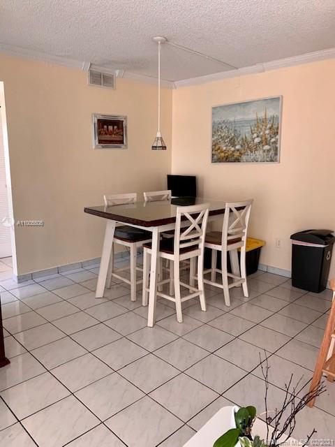 Hialeah, FL 33016,2555 W 67th Pl #12-33