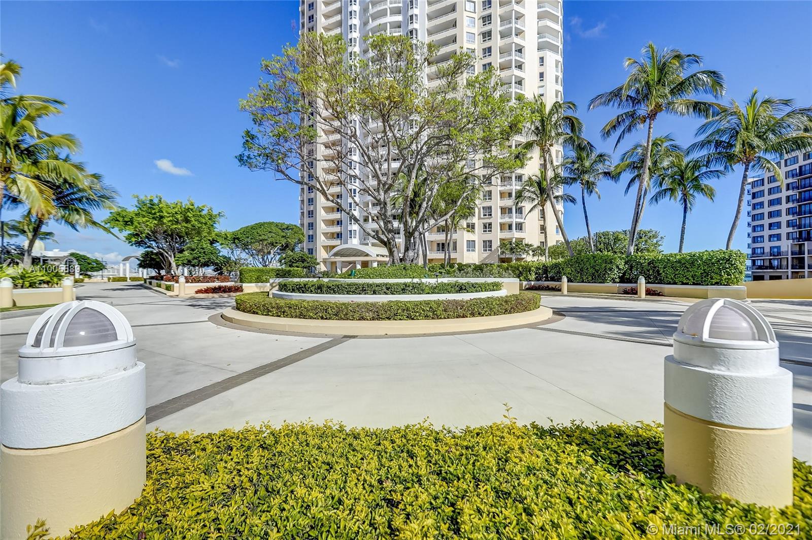 Miami, FL 33131,808 Brickell Key Dr #2103