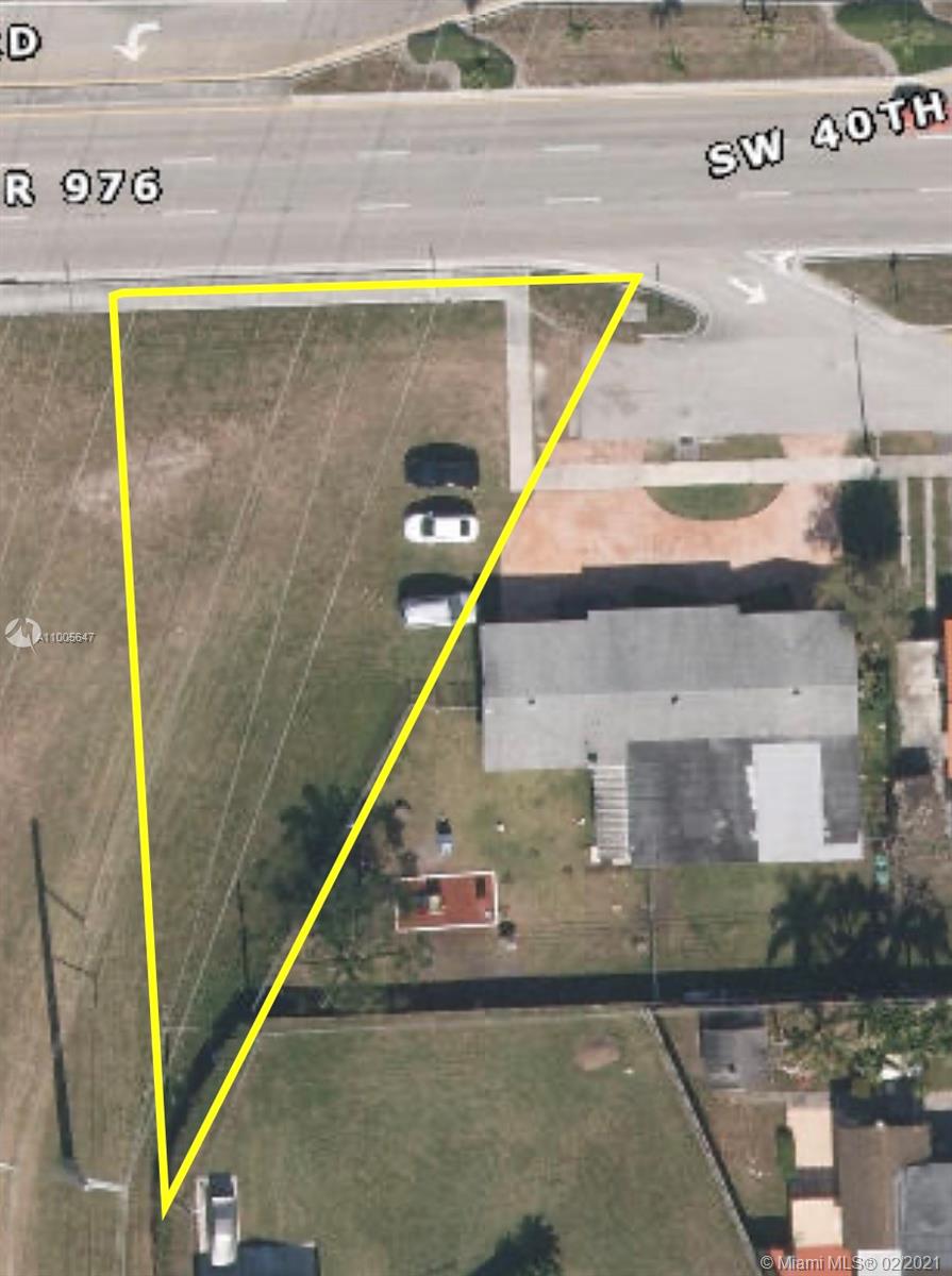 104 AVE SW 40 Street, Miami, FL 33165