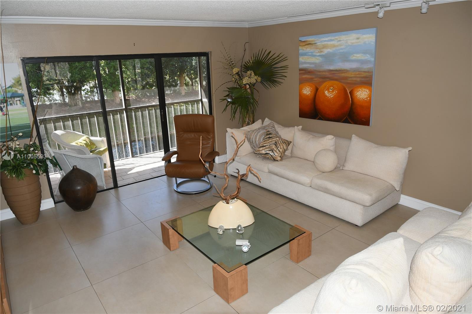 331 Lakeview Dr #206, Weston, FL 33326