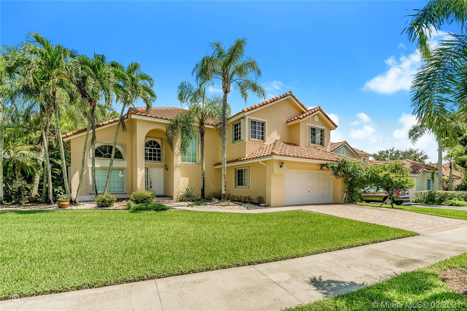 524 Water Pt, Weston, FL 33326