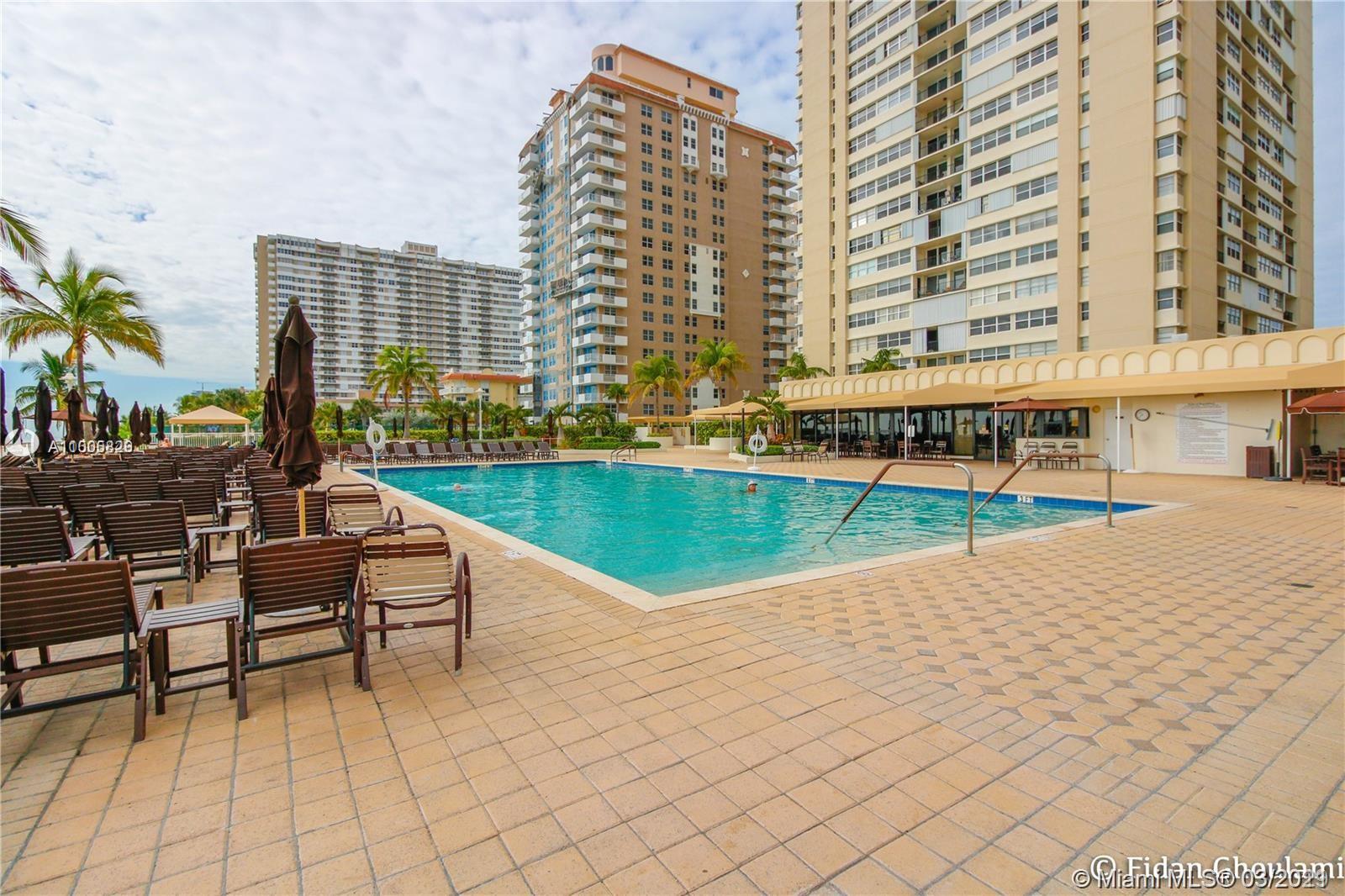 Hallandale Beach, FL 33009,1880 S Ocean Dr #303