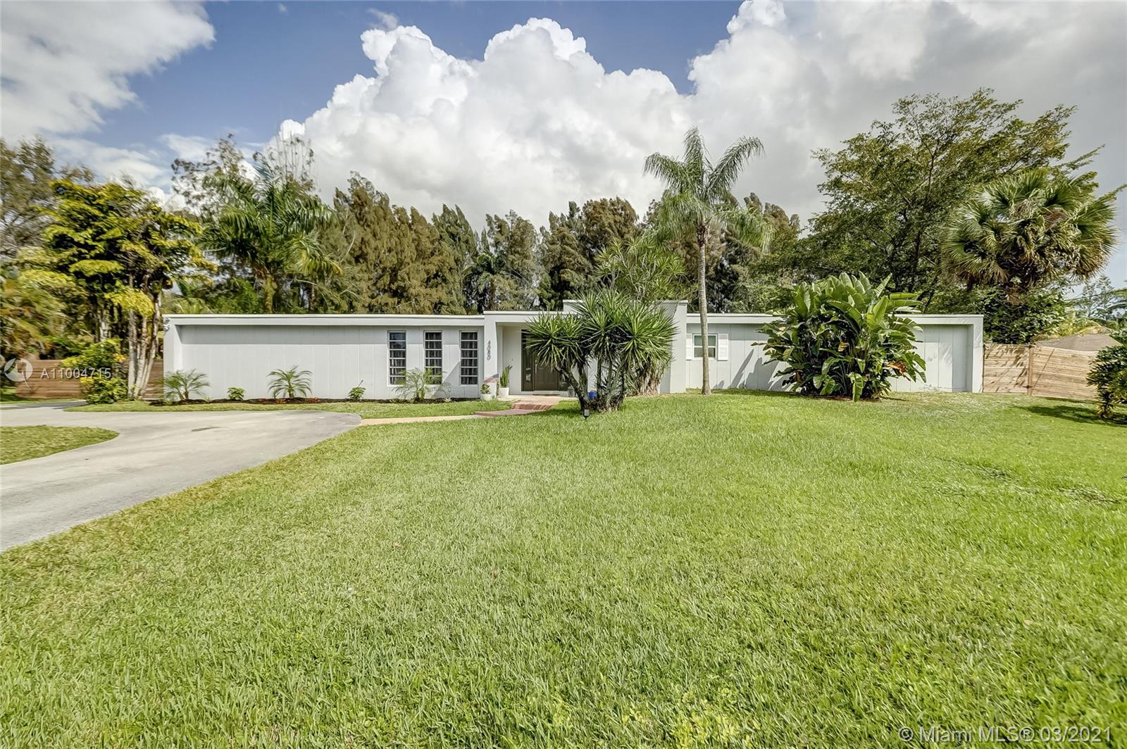 4080 SW 103rd Ave, Davie, FL 33328