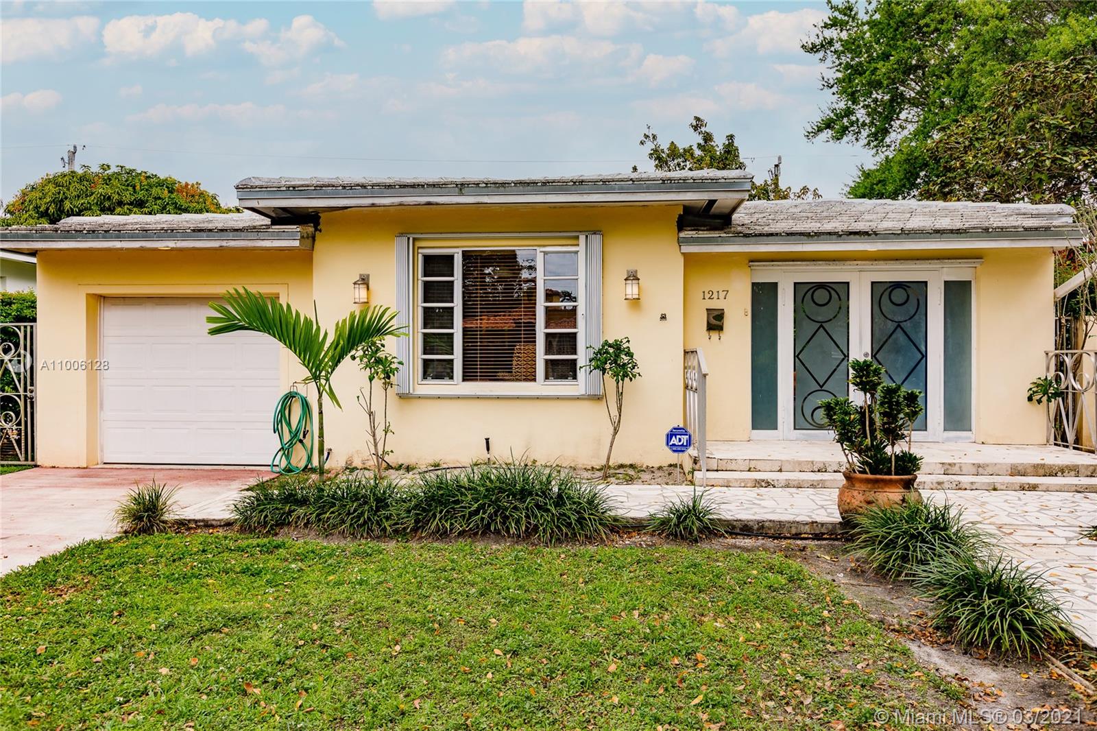 1217 Aguila Ave, Coral Gables, FL 33134