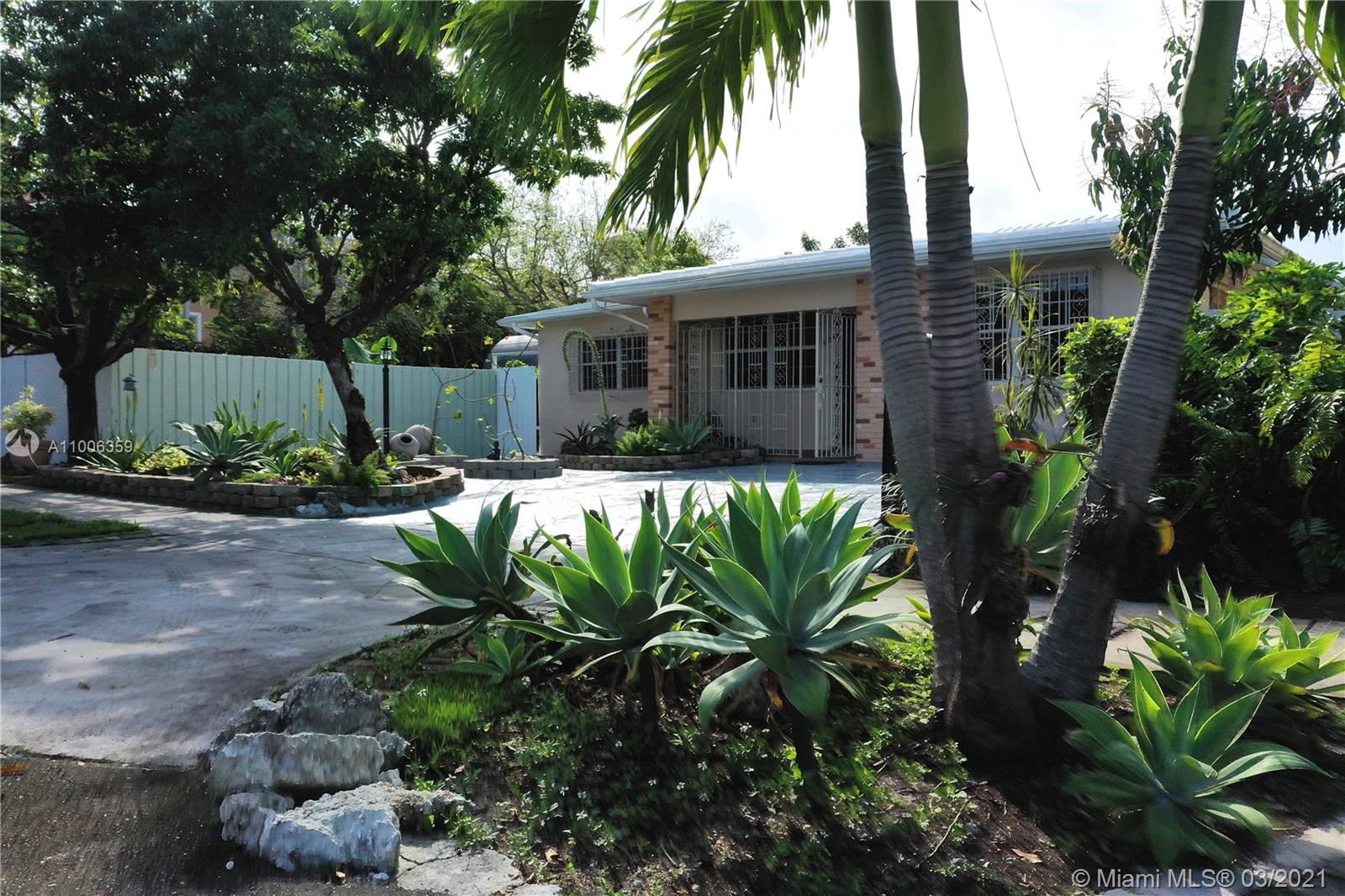 6854 SW 42nd St,  Miami,  FL 33155