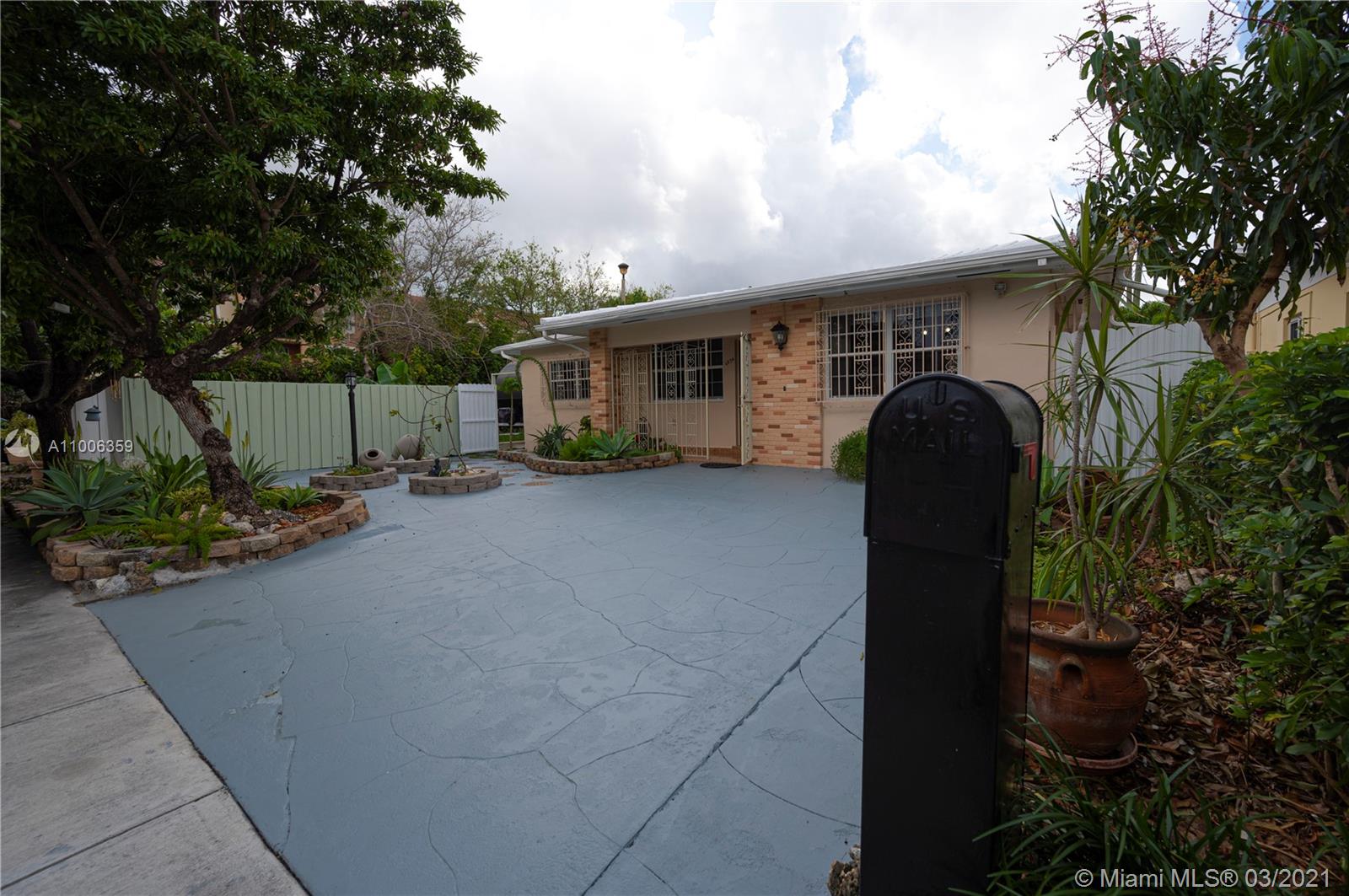 Miami, FL 33155,6854 SW 42nd St