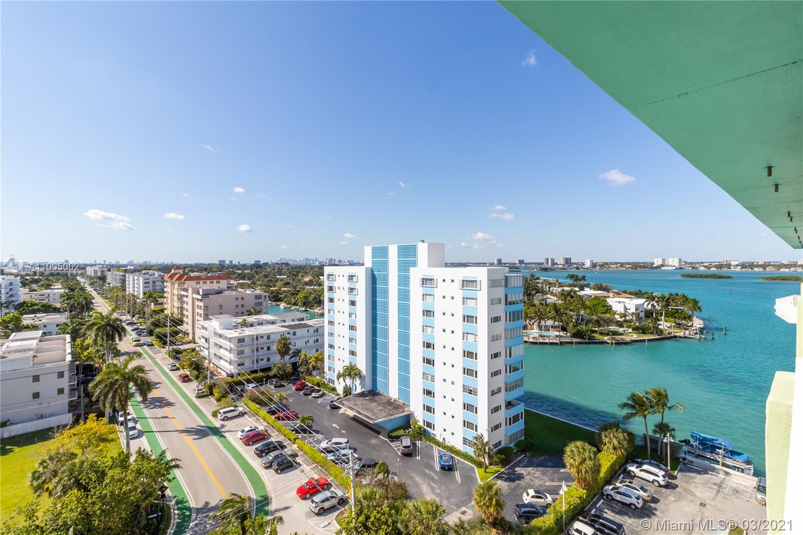 Bay Harbor Islands, FL 33154,10350 W Bay Harbor Dr #PH J