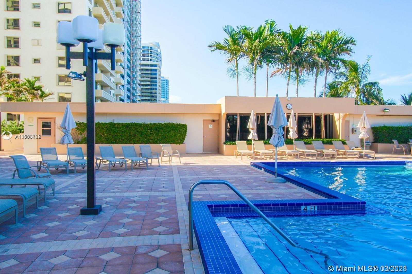 Bal Harbour, FL 33154,10175 Collins Ave #807