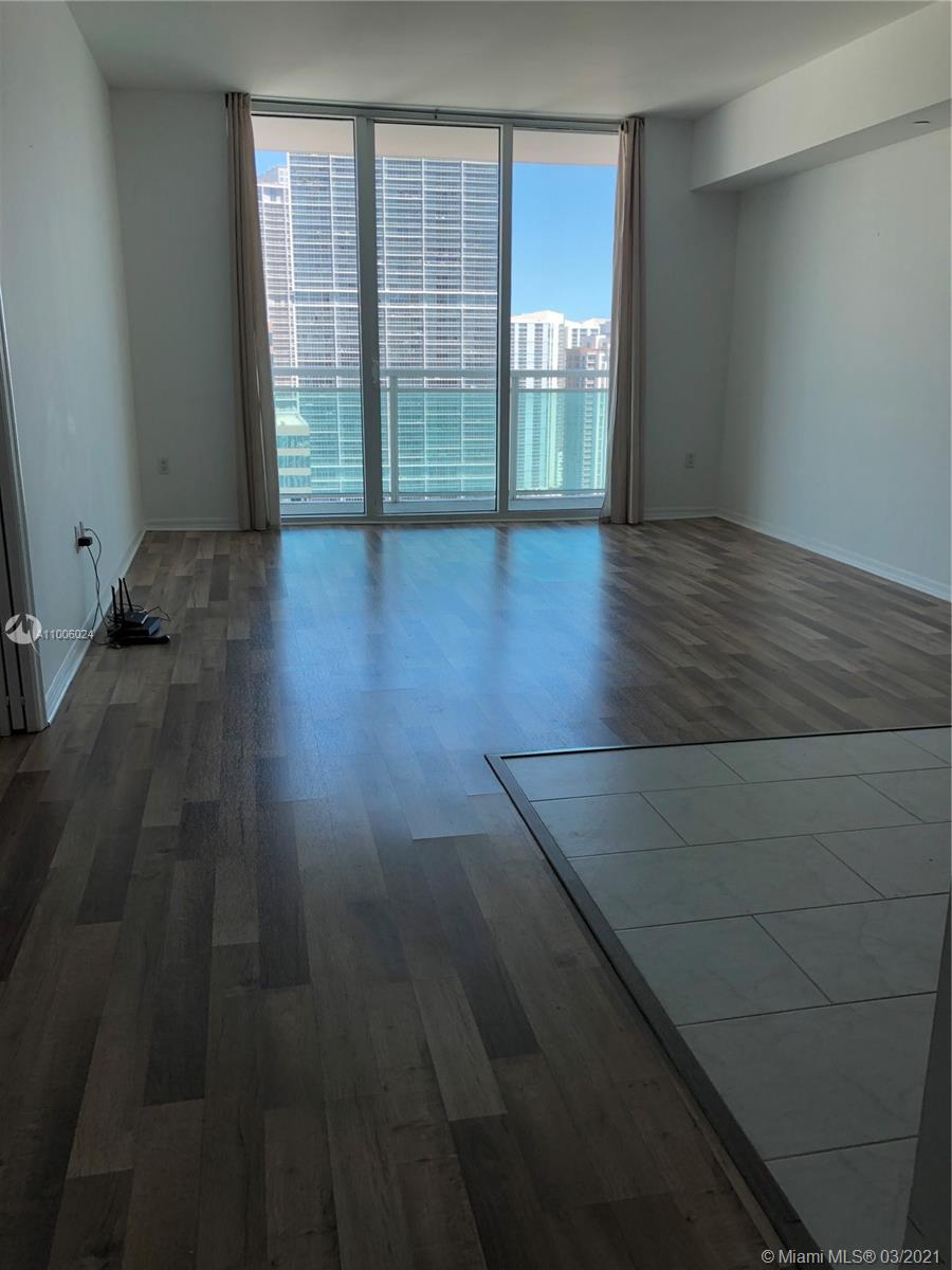 Miami, FL 33131,950 Brickell Bay Dr #3708