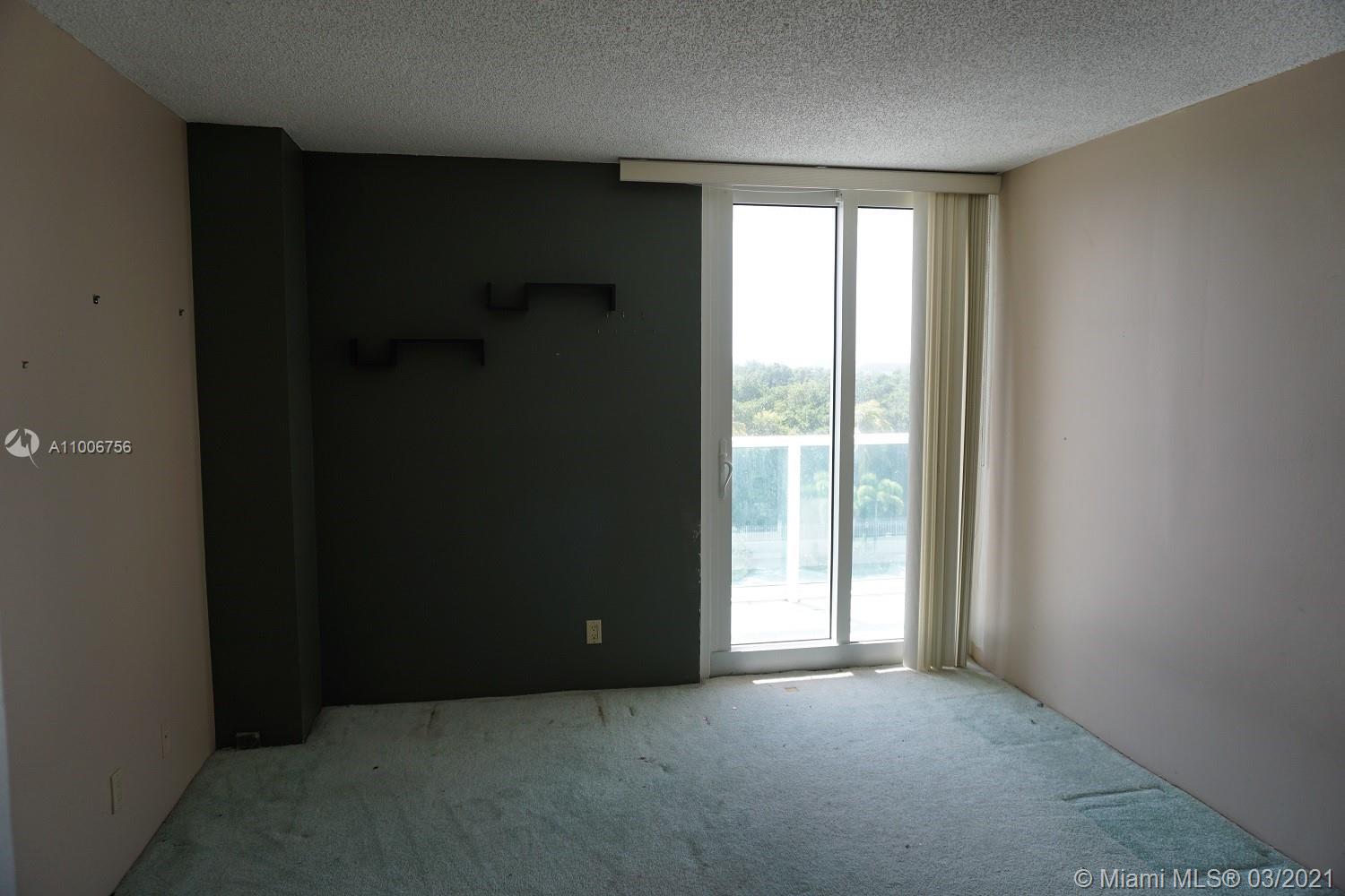 Sunny Isles Beach, FL 33160,100 Bayview Dr #525