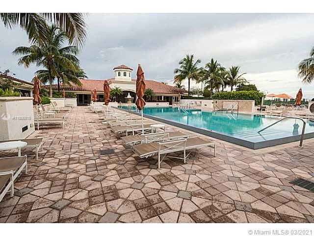 Aventura, FL 33180,20000 E COUNTRY CLUB DR #401