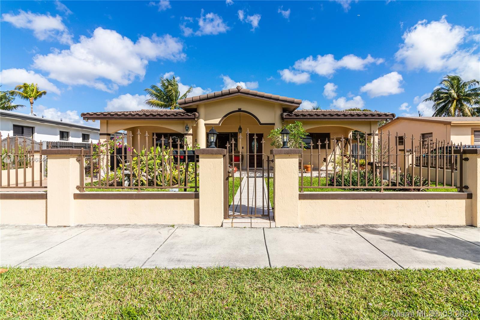 965 W 31st St,  Hialeah,  FL 33012