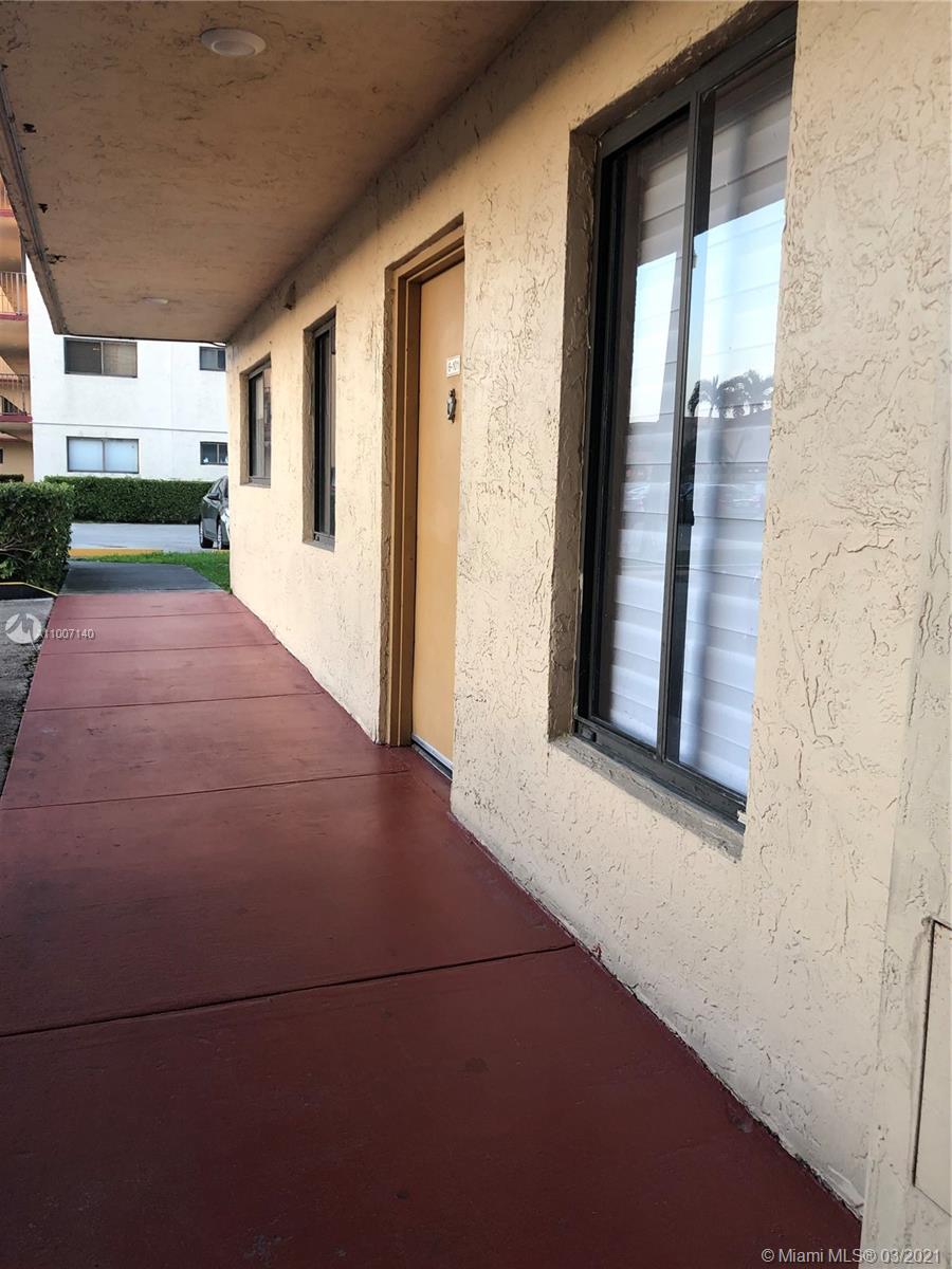 Hialeah Gardens, FL 33016,9911 W Okeechobee Rd #1-101