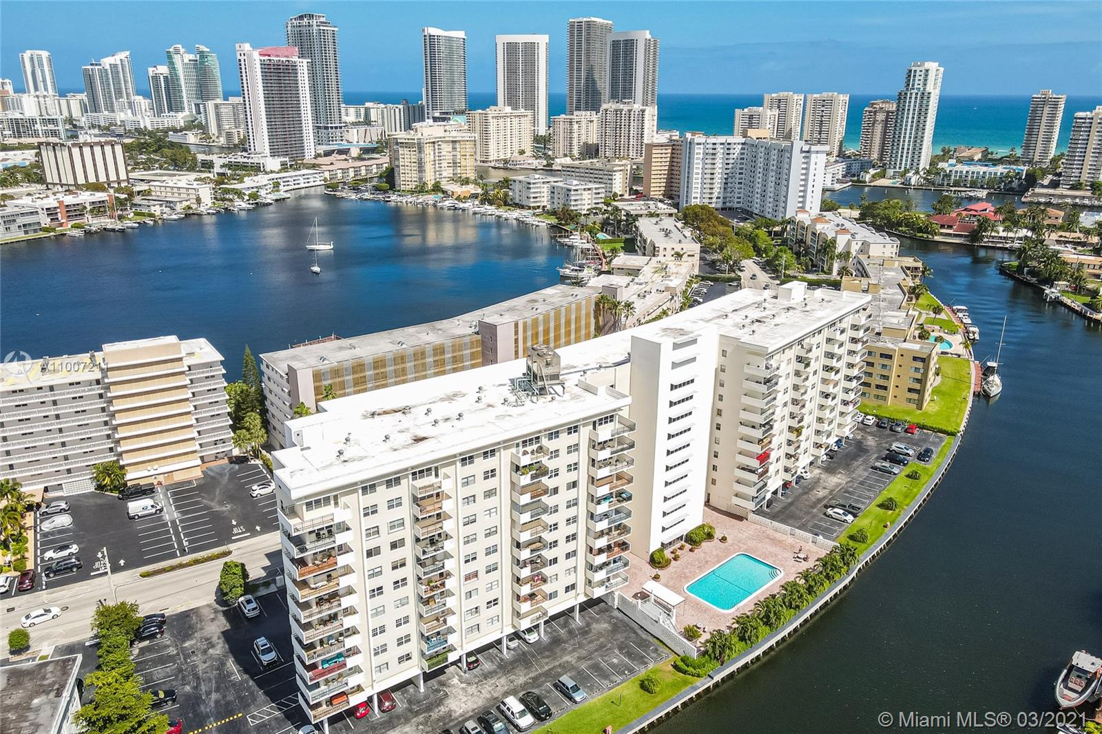 Hallandale Beach, FL 33009,401 Golden Isles Dr #313