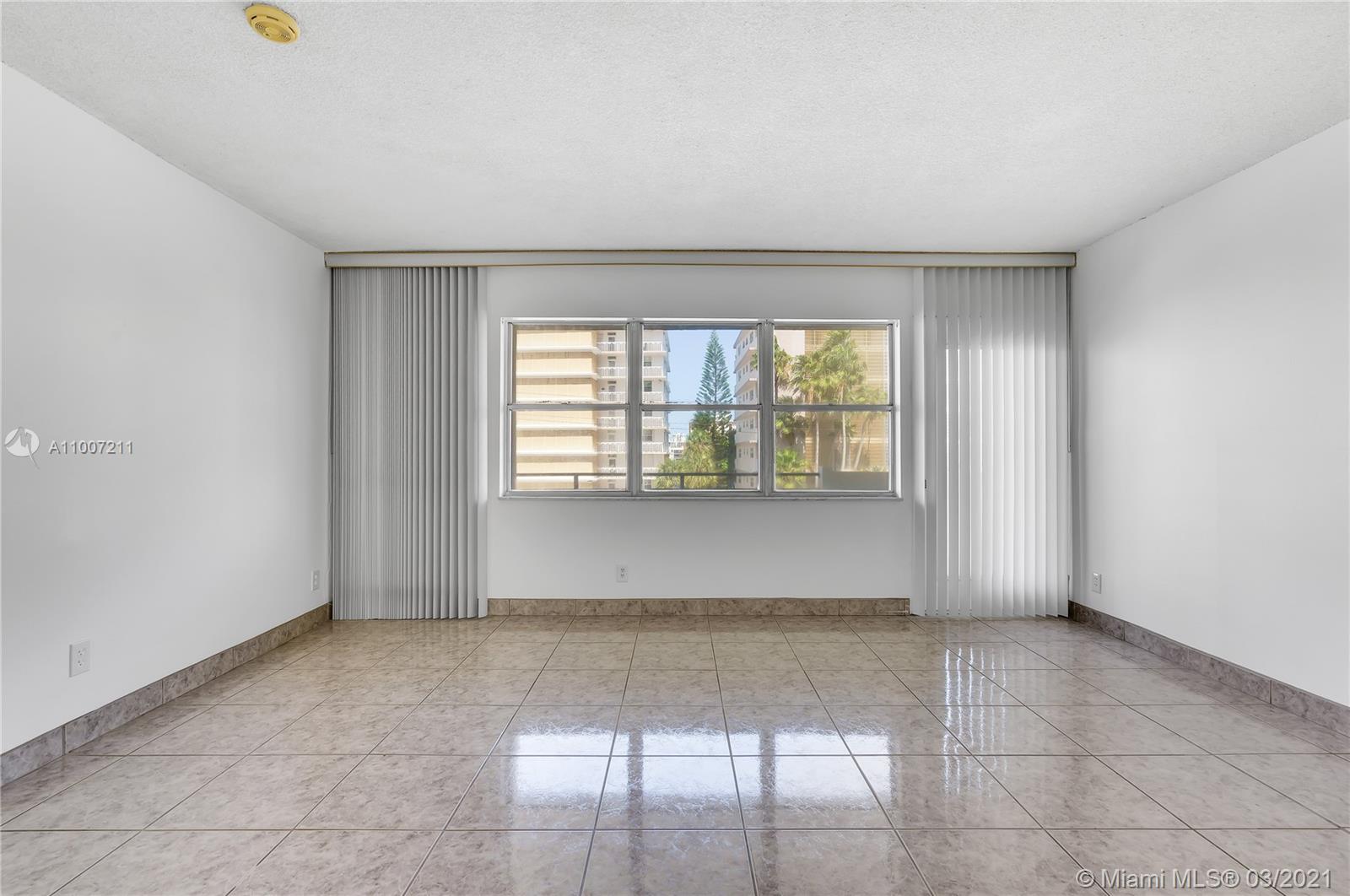 Hallandale Beach, FL 33009,401 Golden Isles Dr #313